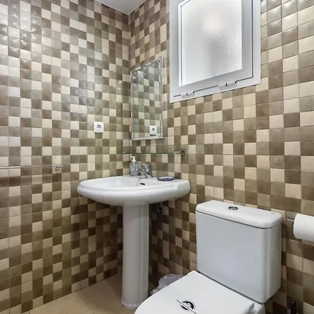 Apartamento El Pinillo 托雷莫利诺斯