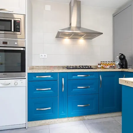 Apartamento El Pinillo 托雷莫利诺斯